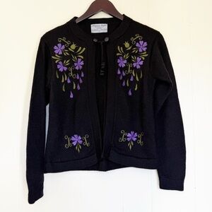 ARTESANIAS 100% Alpaca Embroidered Cardigan Sweater Black Purple Small
